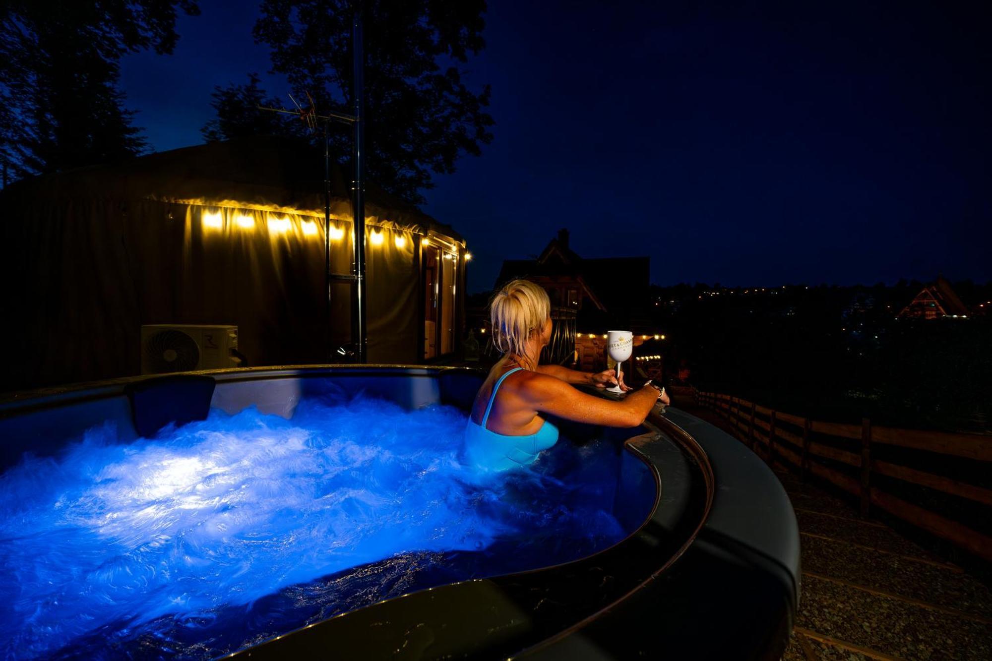 Jurta Na Wypasie - Luksusowy Namiot Z Widokiem Na Gory - Jacuzzi, Sauna, Split Ac, Private, Star View 자코파네 외부 사진